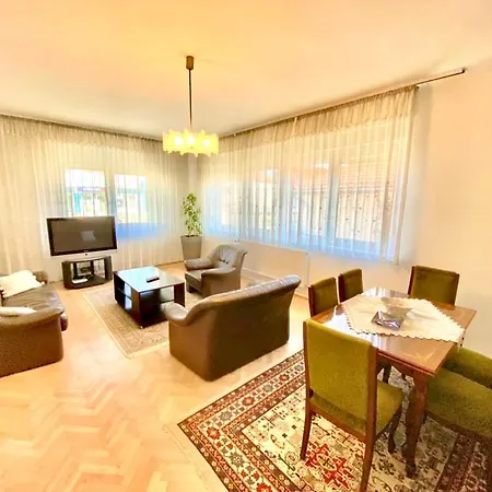 Apartament Roselio Garden