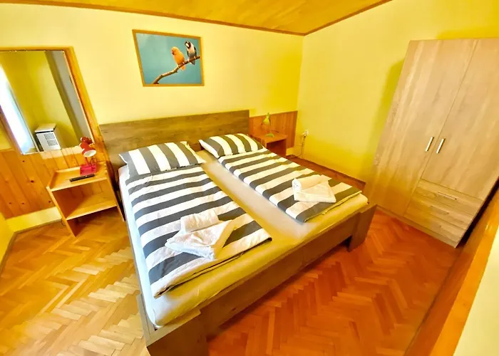 Roselio Garden ヘーヴィーズ