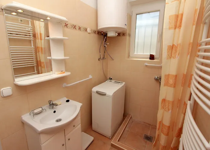 Roselio Garden ヘーヴィーズ