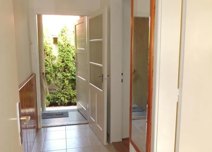 Roselio Garden アパート *